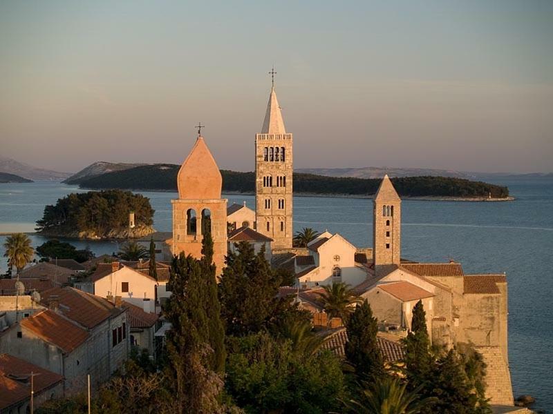 Apt. Old Town Rab Town Buitenkant foto